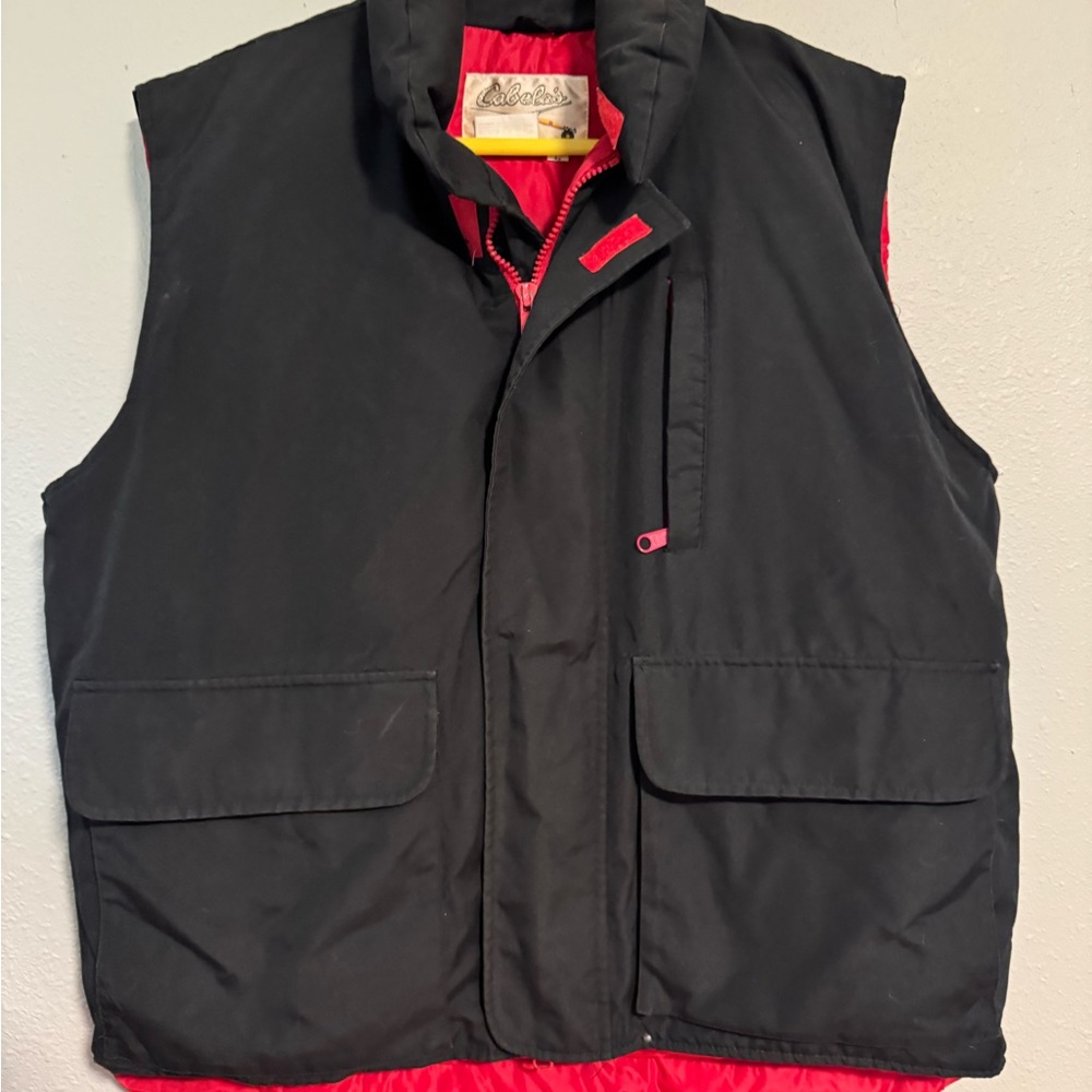 Cabela's Men's Black Vest with Red Accents